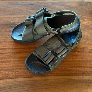 ASTRAL - Men’s PFD Sports Water Sandals Green/Black size 10 - slip on & buckle